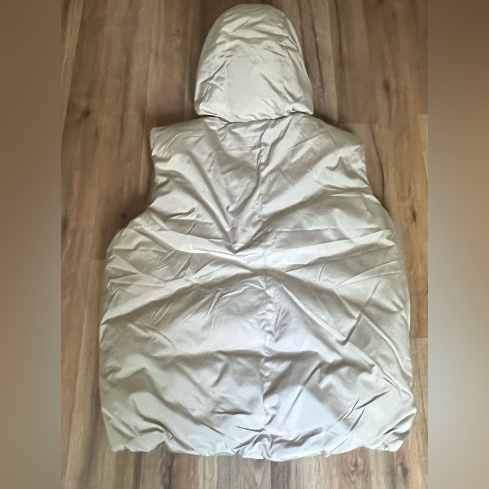 BDG Unisex Oversized Zip Up Puffer Vest - Tan- Size S